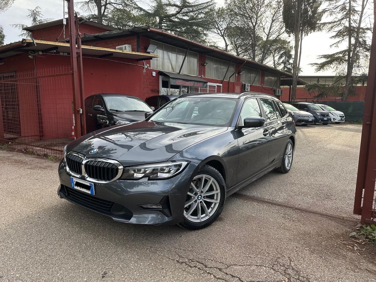 BMW 318 318d Touring Business Advantage - Samsaru's Car Outlet