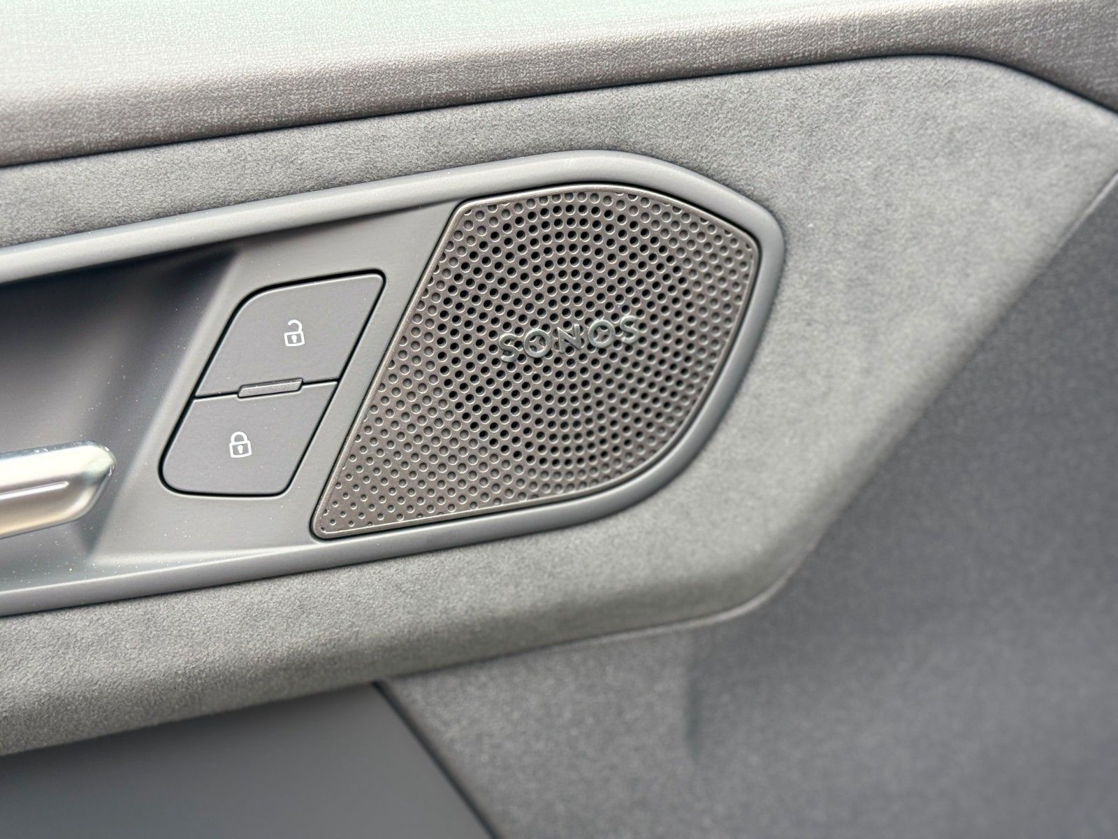 Audi Q3 TFSI S-line S tronic+AHK+PANO+SONOS+