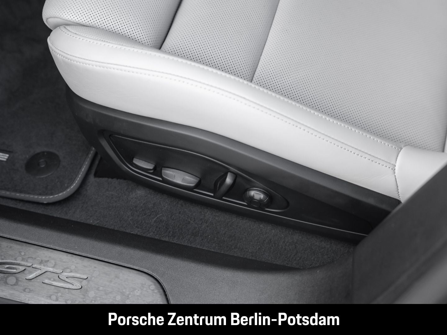 Porsche Taycan GTS Sport Turismo Burmester Panoramadach