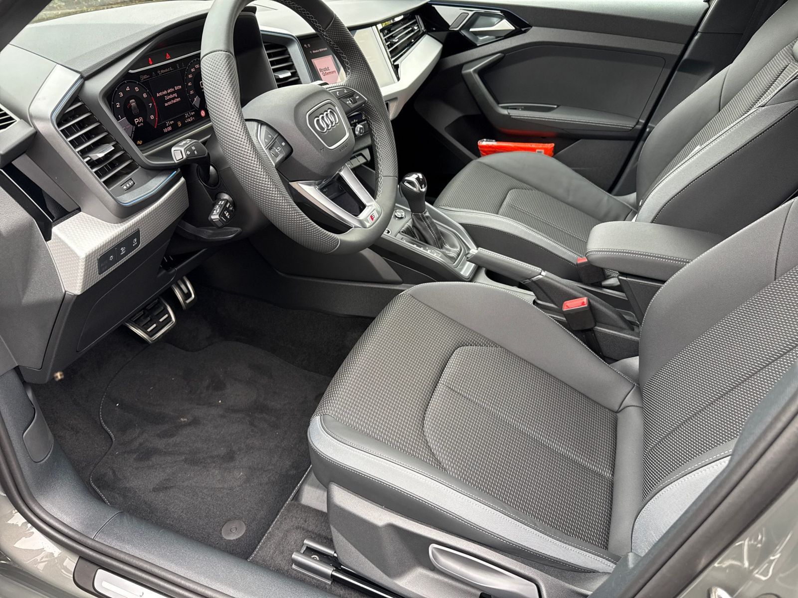 Audi A1 Sportback 35 1.5 TFSI S line DSG, RFK, NAVI