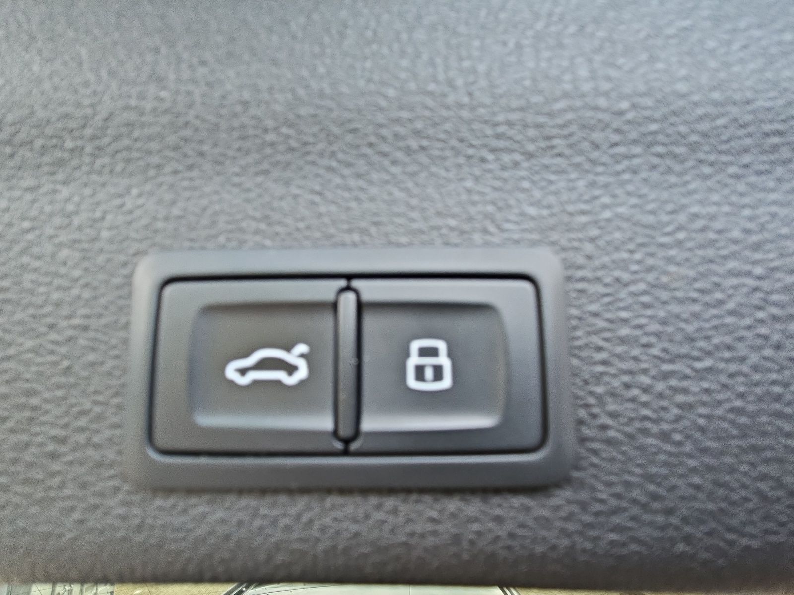 Audi A6 Avant TFSI 55 e quattro S tronic S line  Head