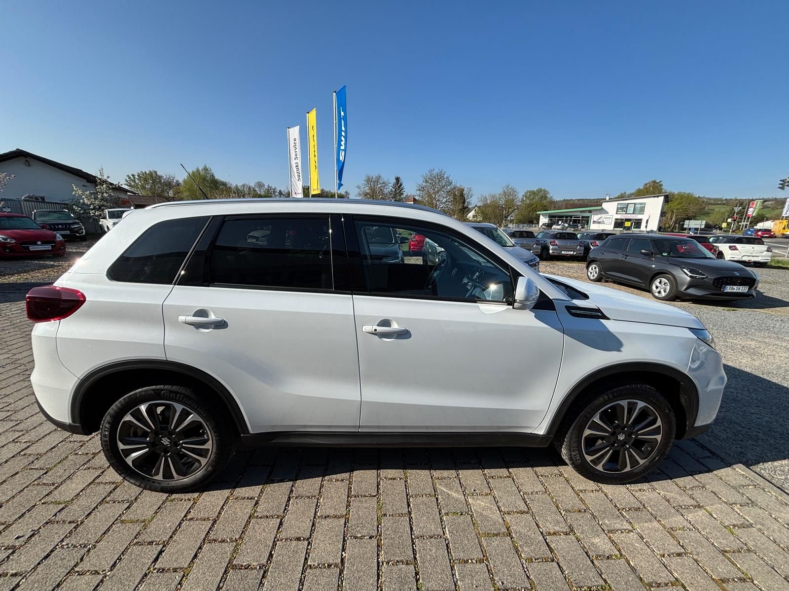 Suzuki Vitara 1.5 Hybrid Comfort+ 4x4 - Samsaru's Car Outlet