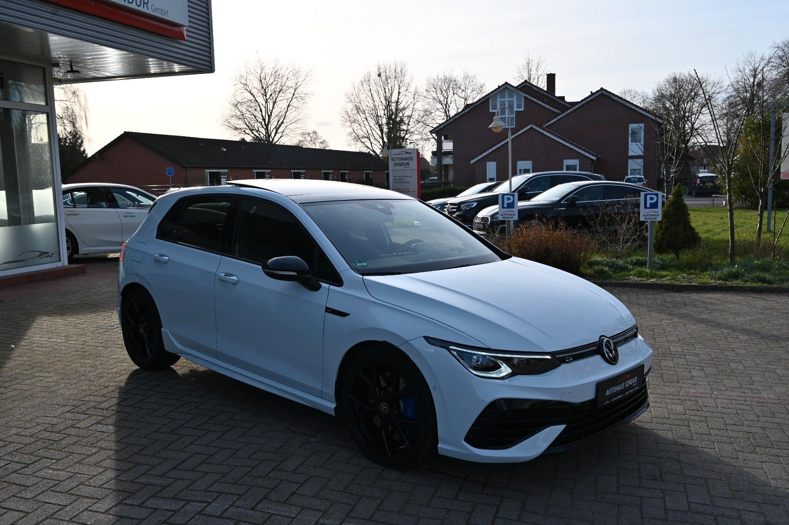 Volkswagen Golf VIII Lim. R 4Motion/ ACC / PANO / R-SPORT