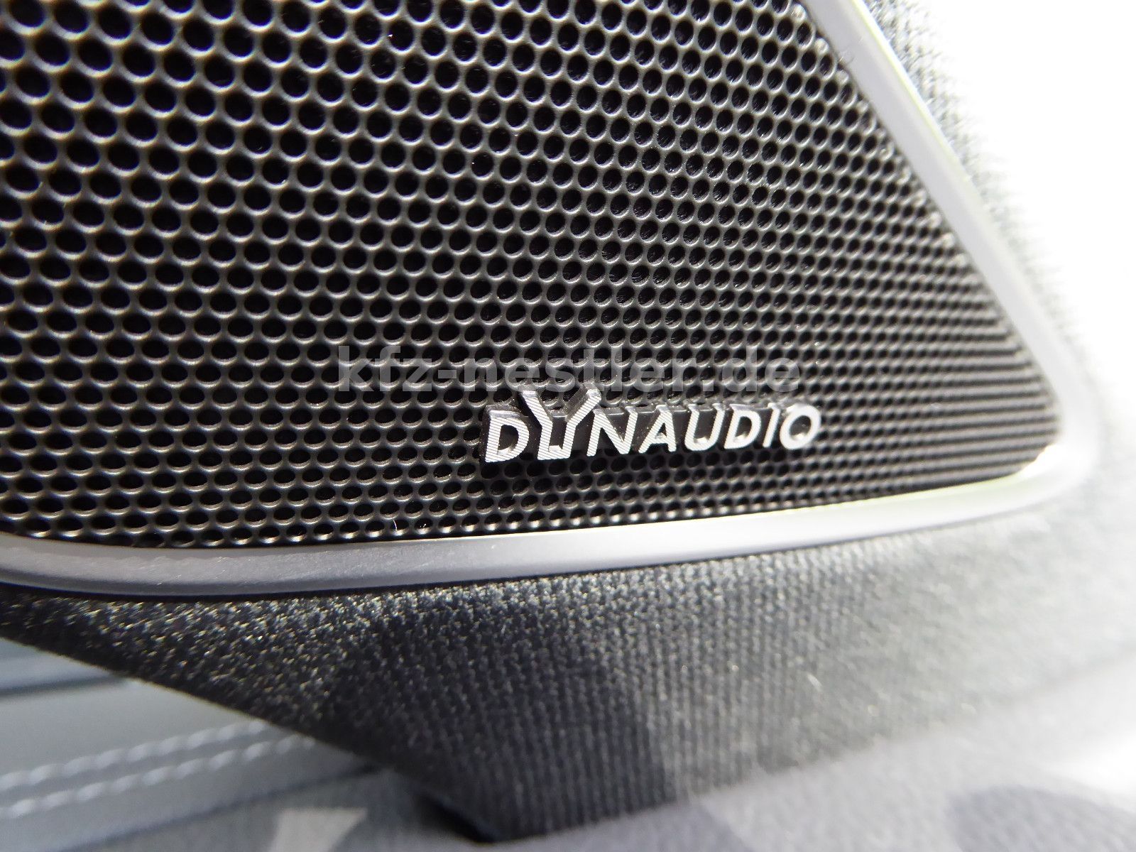 Volkswagen Touareg R eHybrid Pano/21"/AHK/HUD/Dynaudio/ACC