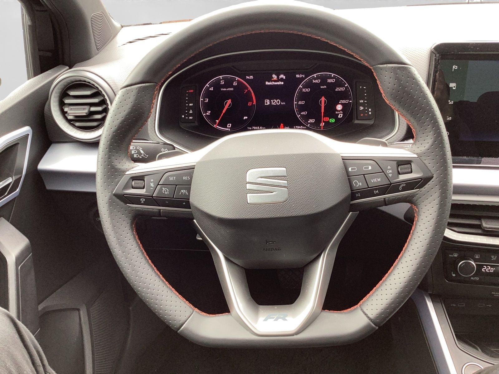 Seat Arona 1.5 TSI DSG FR NAVI AHK ACC PARKL SH GJR