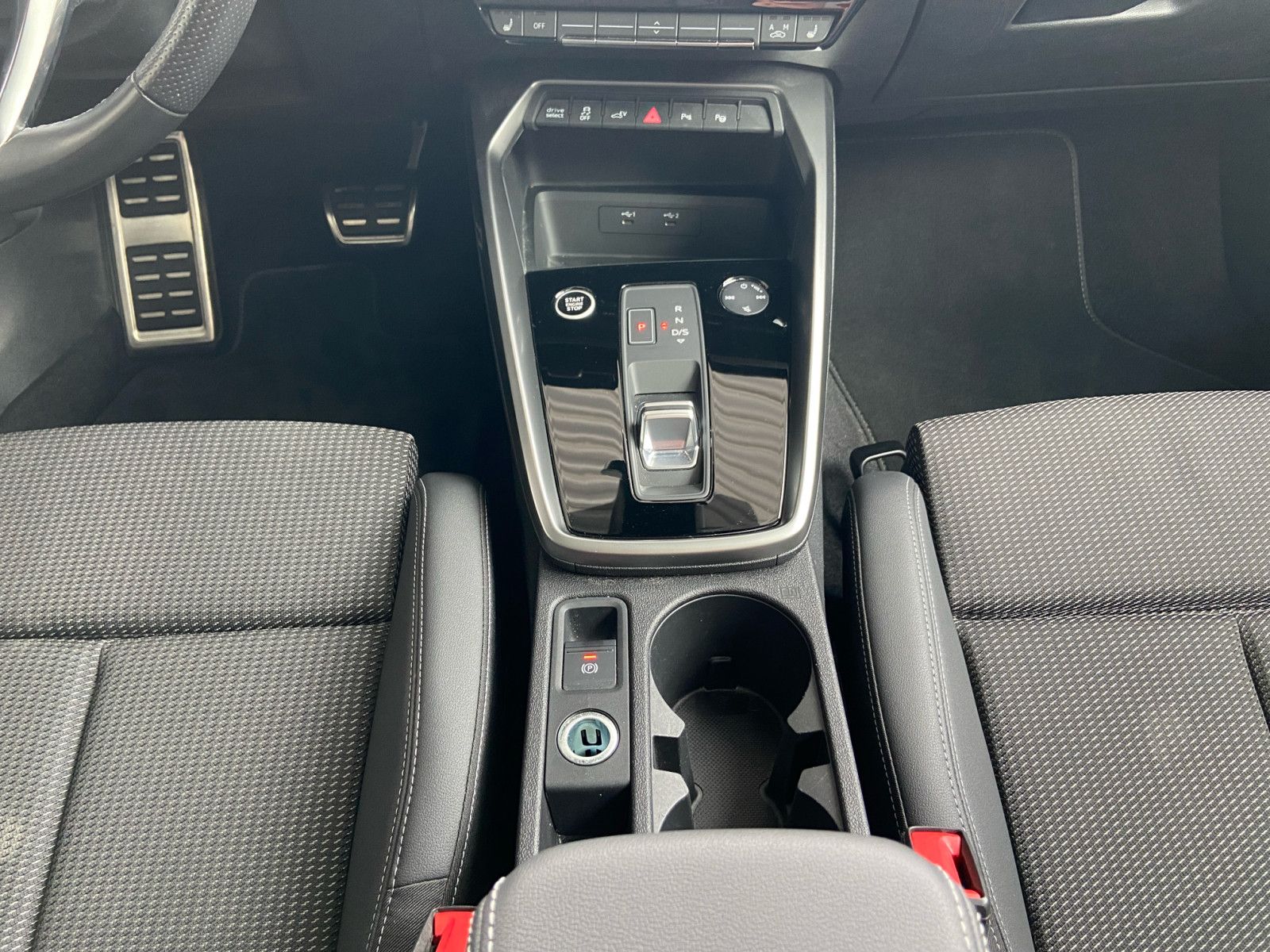Audi A3 Sportback 40TFSIe S tronic S line - Samsaru's Car Outlet