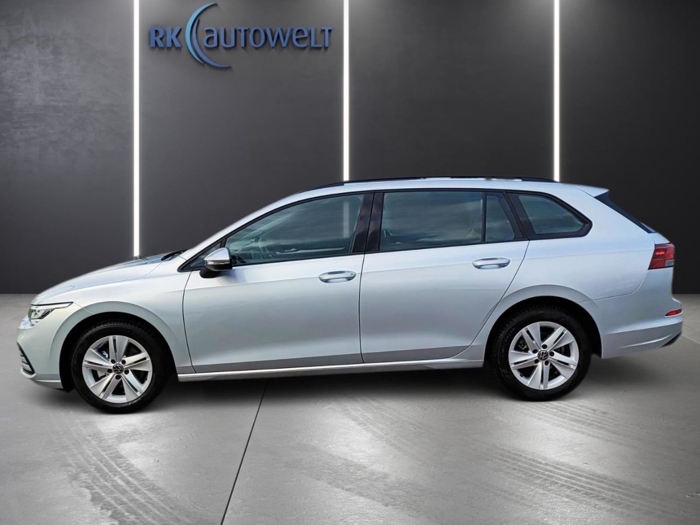 Volkswagen Golf Variant VIII 8 Life 1.0 TSI - Samsaru's Car Outlet