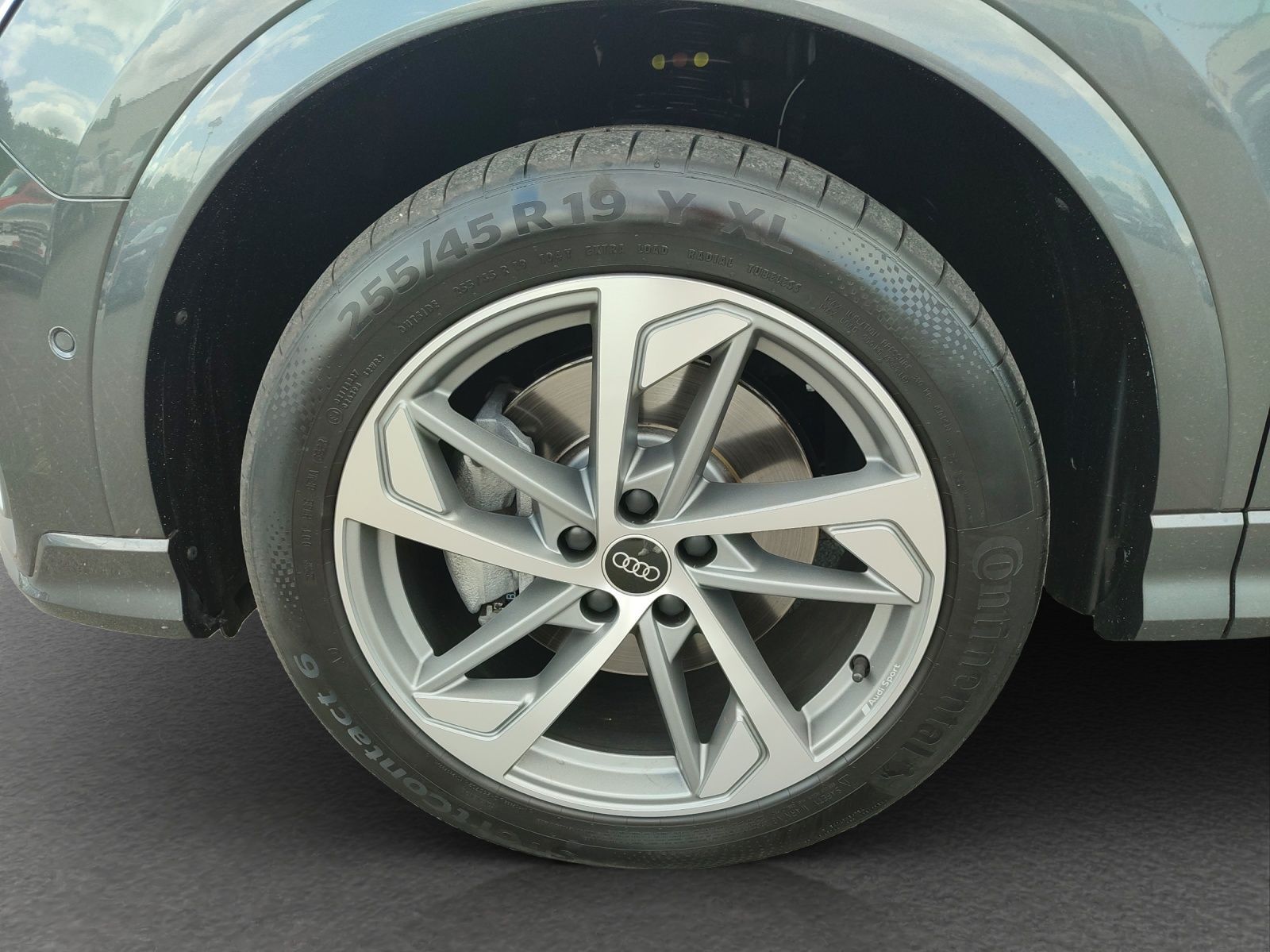 Audi Q3 45 2.0 TFSI quattro S-line - Samsaru's Car Outlet