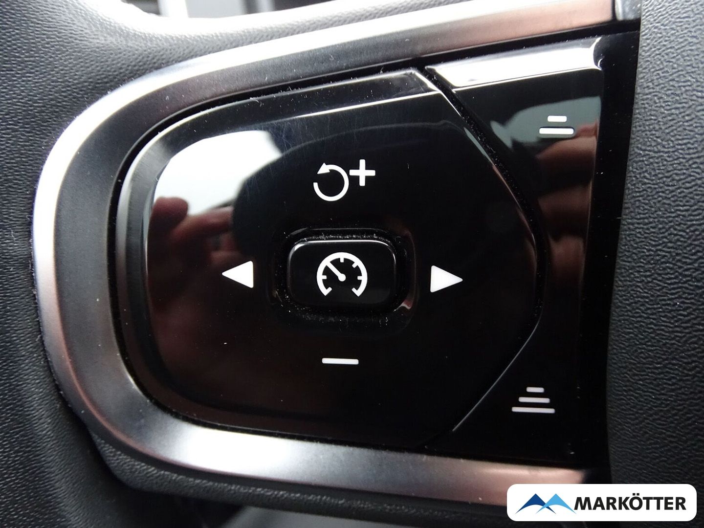 Volvo XC90 Plus Dark Recharge Plug-In Hybrid AWD 7-Sit