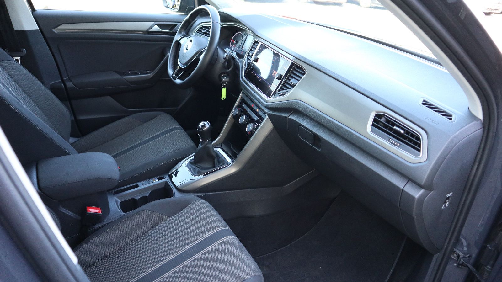 Volkswagen T-Roc Style 2.0 TDI - Samsaru's Car Outlet