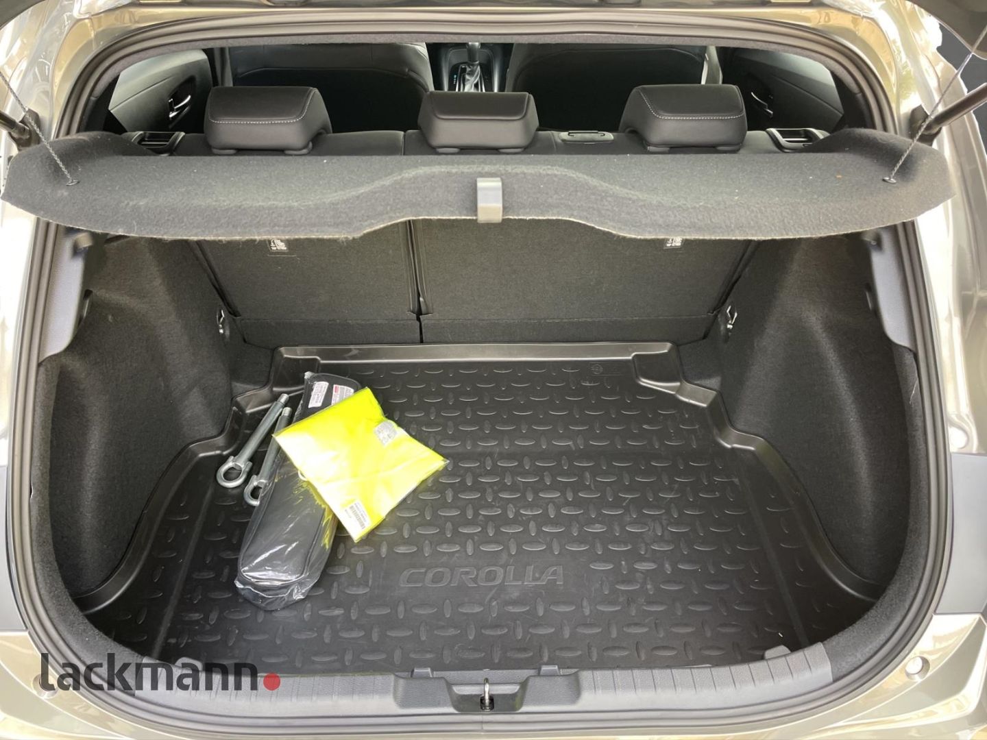 Toyota Corolla 1.8 Hybrid - Samsaru's Car Outlet