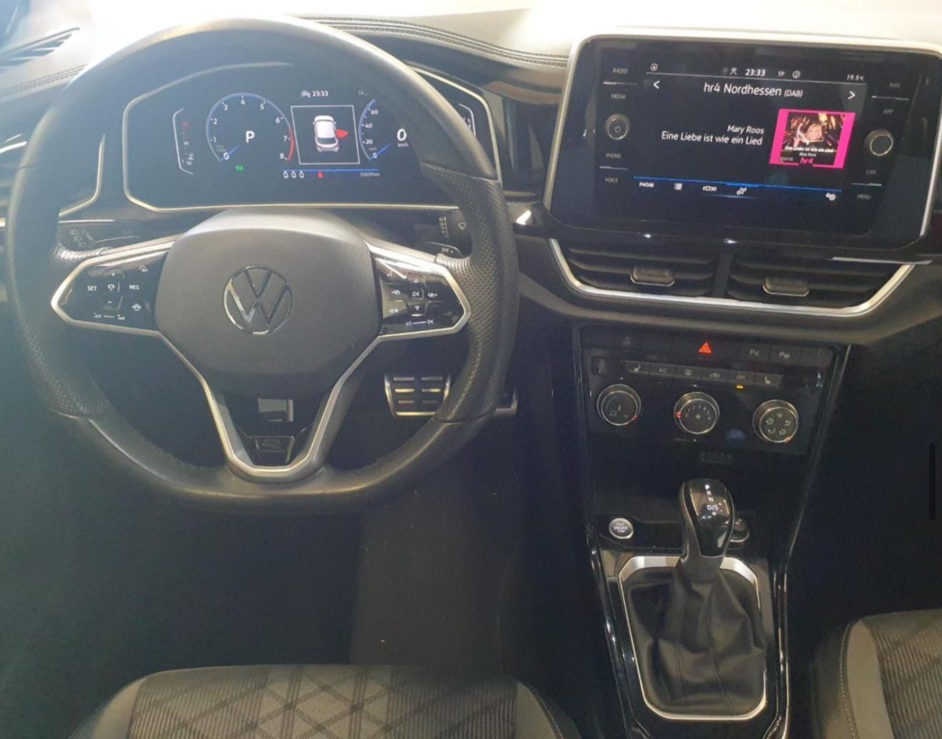 Volkswagen T-Roc R-Line 1.5 TSI DSG - Samsaru's Car Outlet
