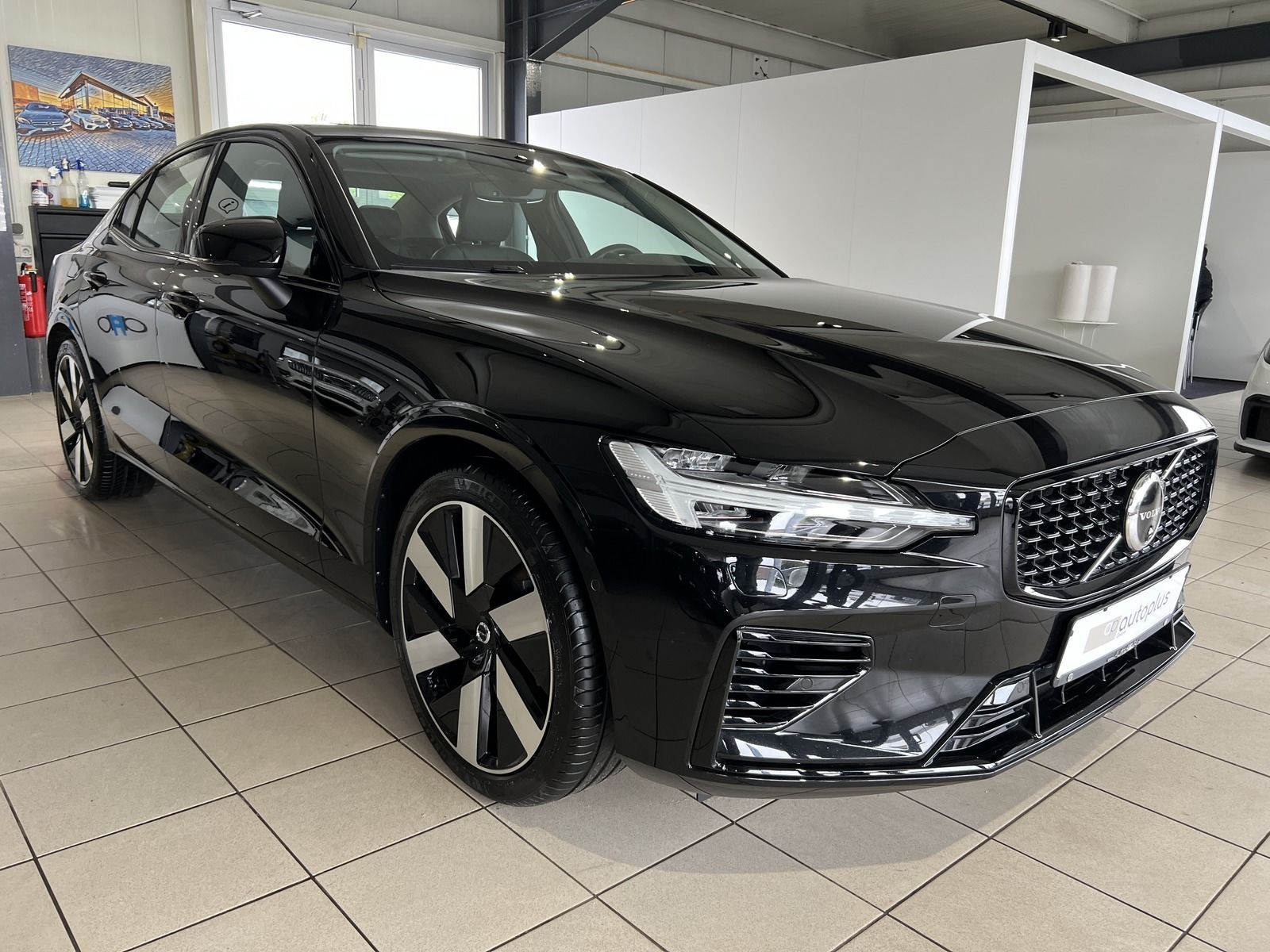 Volvo S60 T8 Ultimate Dark Recharge AWD B&W Massage