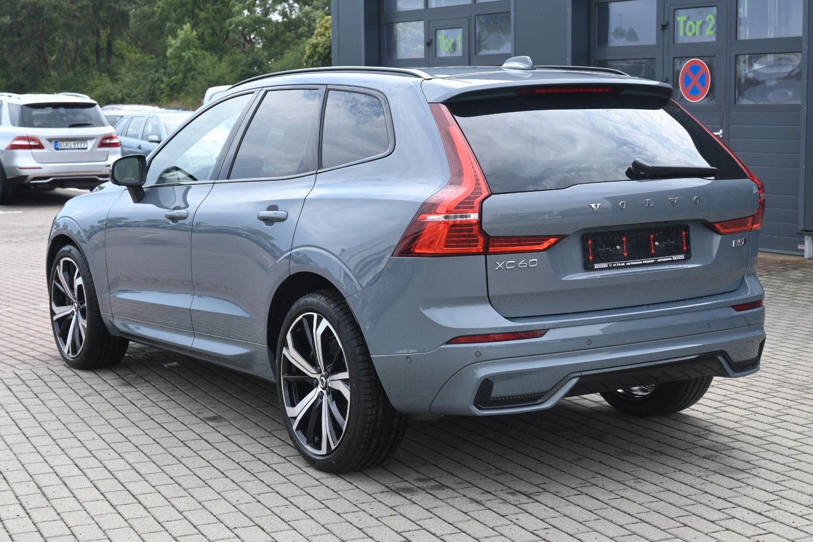 Volvo XC60 B5D AWD Ultimate Dark*LED*PANO*STHZ*H&K*360