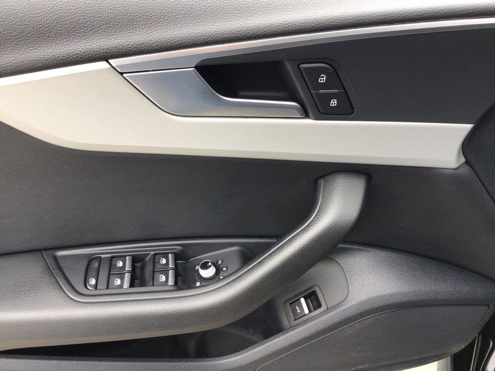 Audi A4 allroad 45 TFSI quattro S-tronic PANO/AHK/NAV