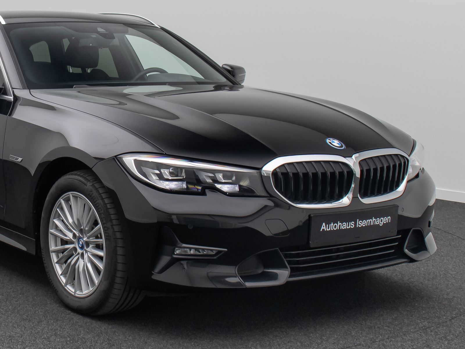 BMW 320e Sport Line - Samsaru's Car Outlet