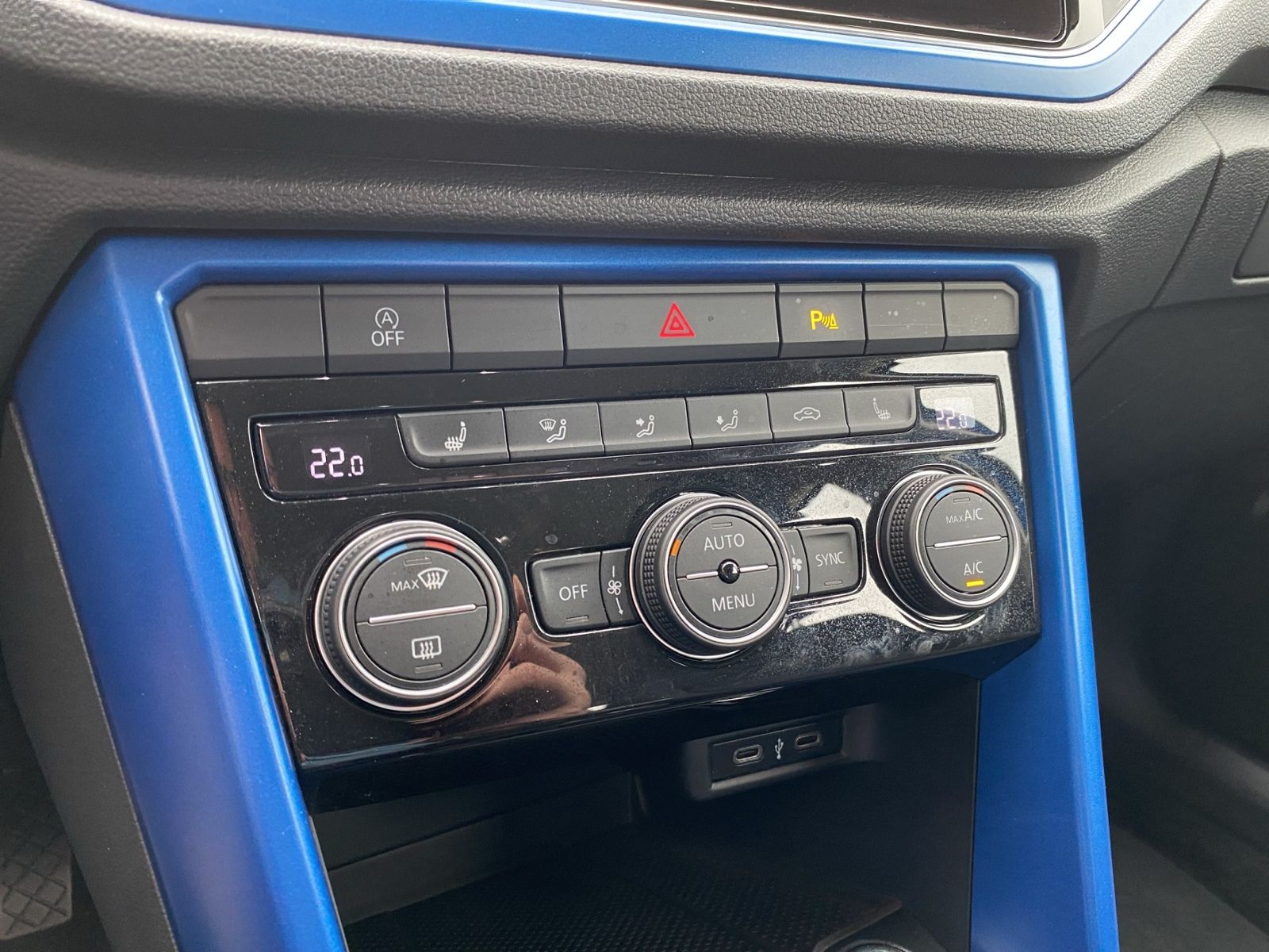 Volkswagen T-Roc 2.0 TDI Style - Samsaru's Car Outlet