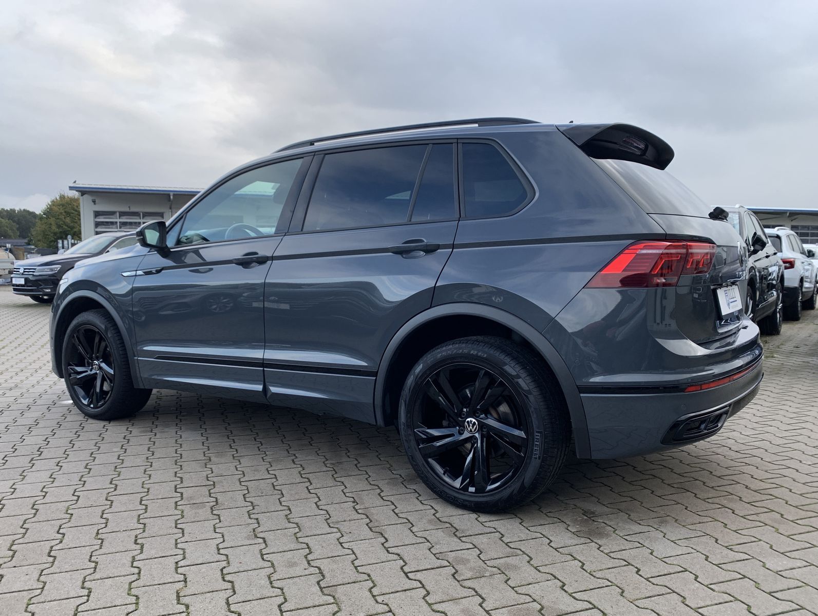 Volkswagen Tiguan 2.0 TDI*R-Line*4Motion*Leder*AHK*Cam*Navi