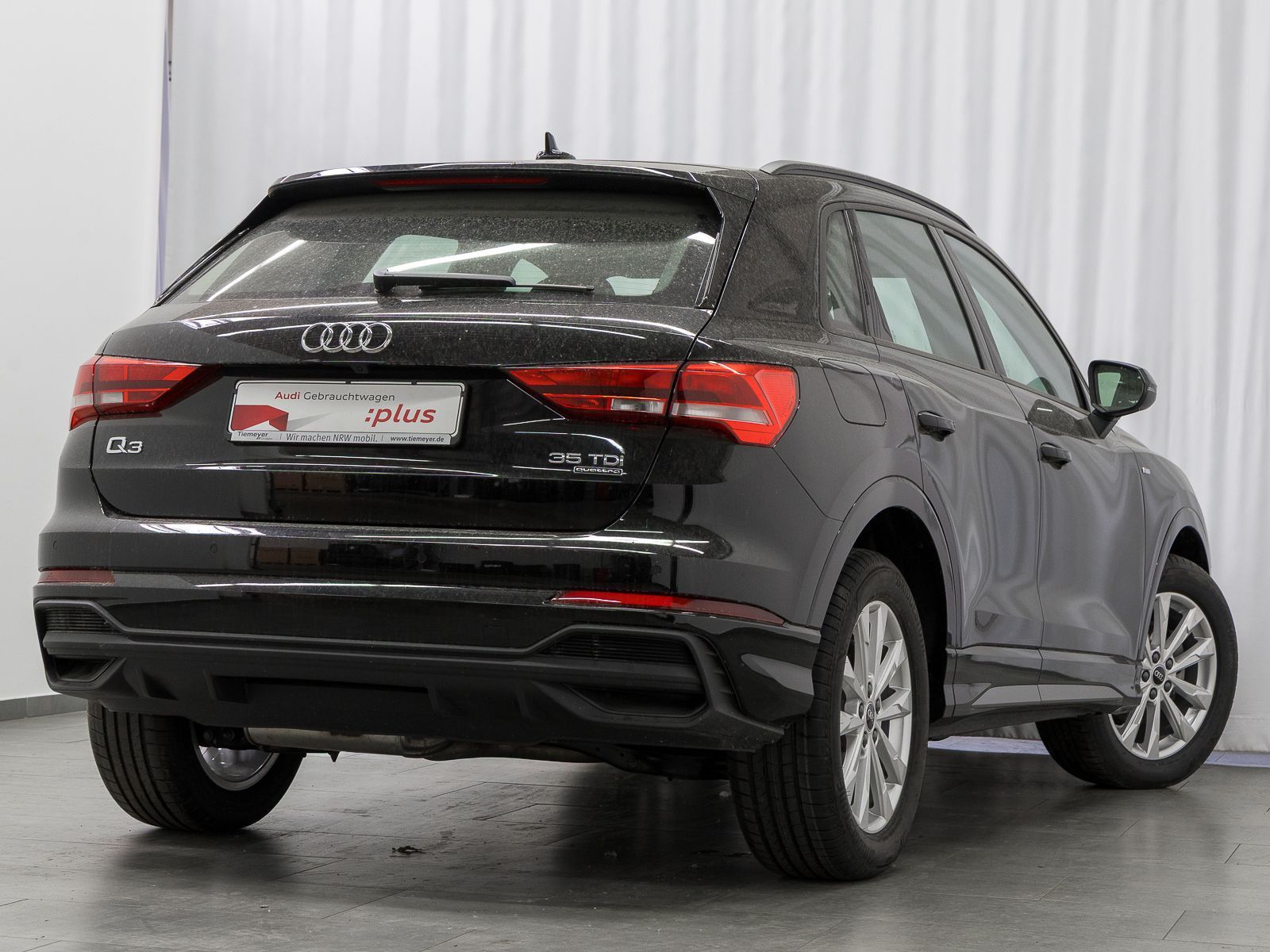 Audi Q3 35 TDI Q S LINE - Samsaru's Car Outlet