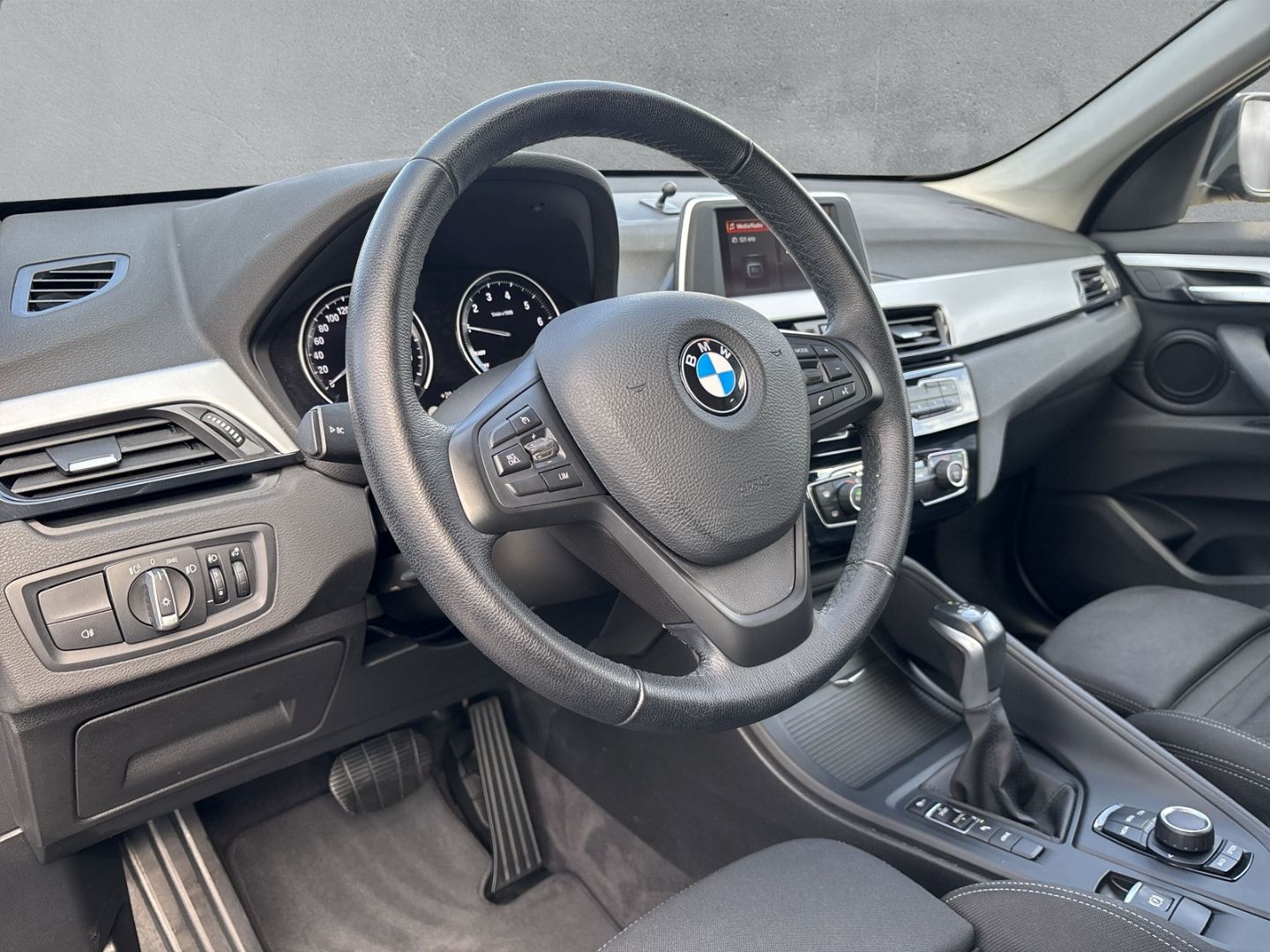BMW X1 xDrive 25 e Advantage - Samsaru's Car Outlet