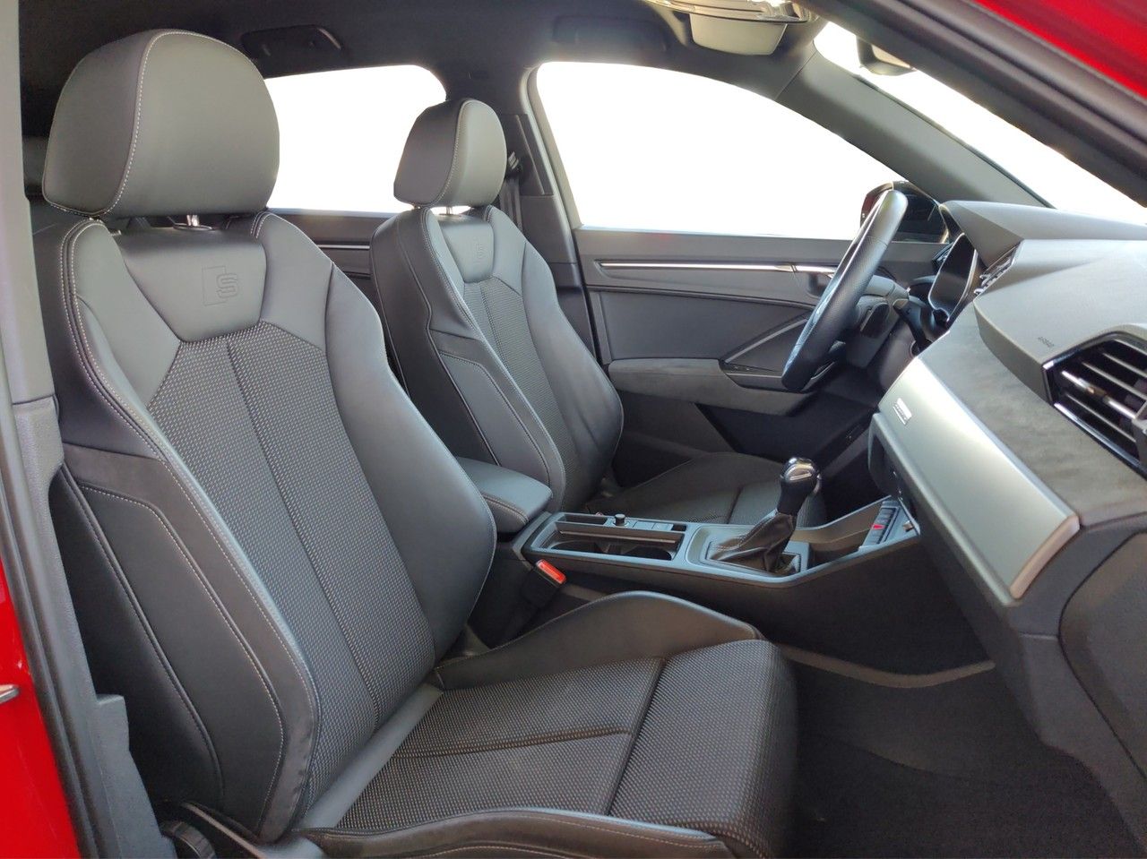 Audi Q3 40 TFSI quattro S tronic S line - Samsaru's Car Outlet