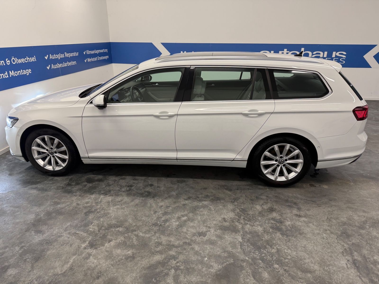 Volkswagen Passat Elegance 1.5 TSI - Samsaru's Car Outlet