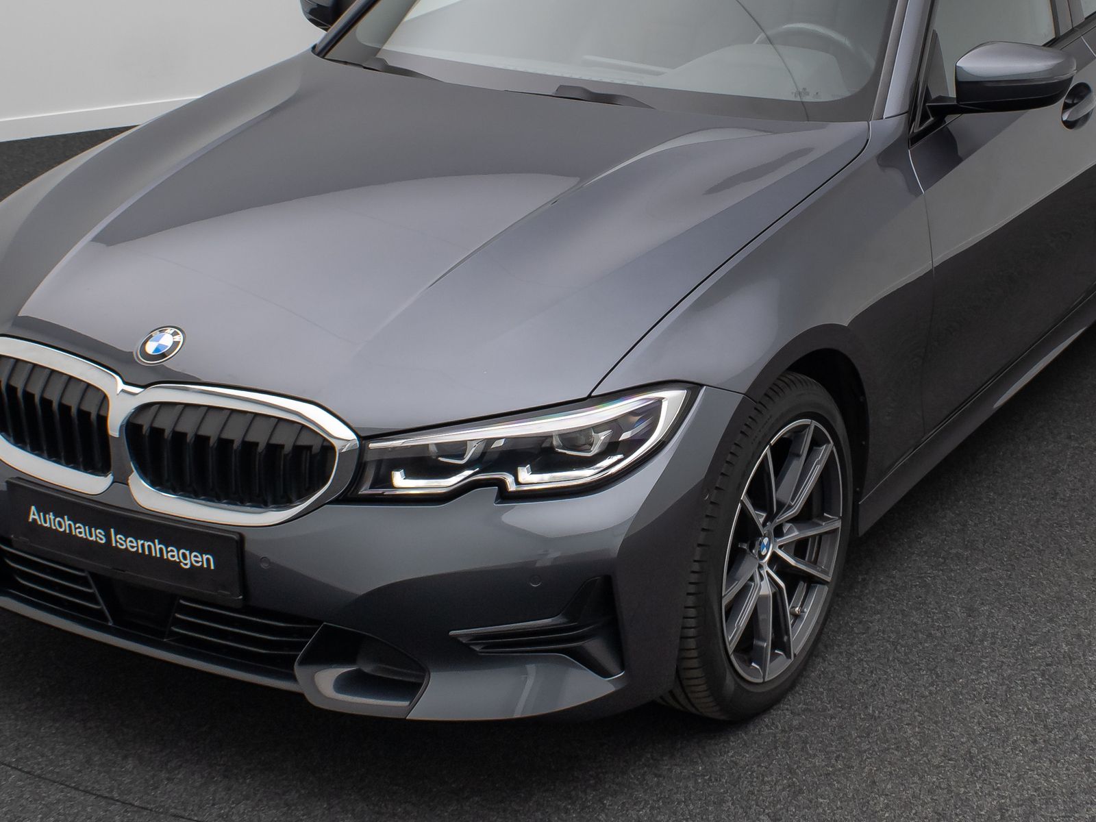 BMW 320i Sport Line - Samsaru's Car Outlet