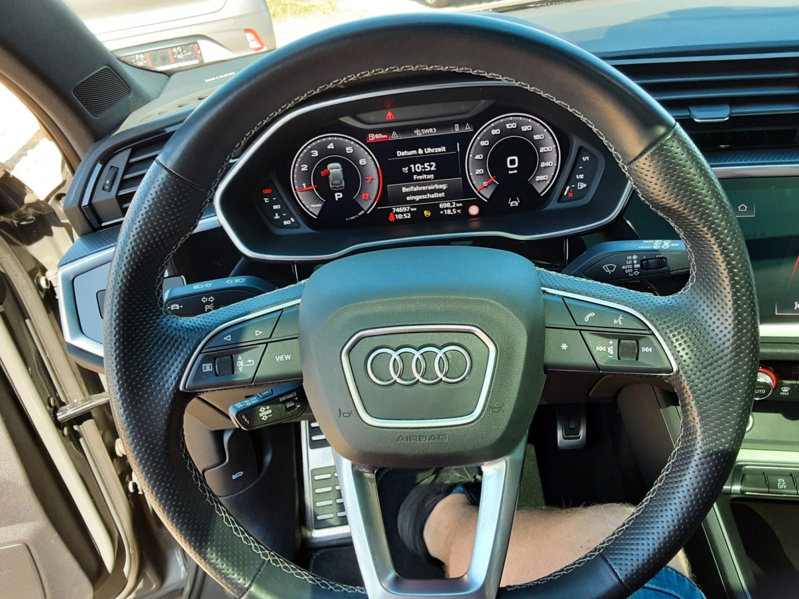 Audi Q3 45 TFSI quattro S line - Samsaru's Car Outlet