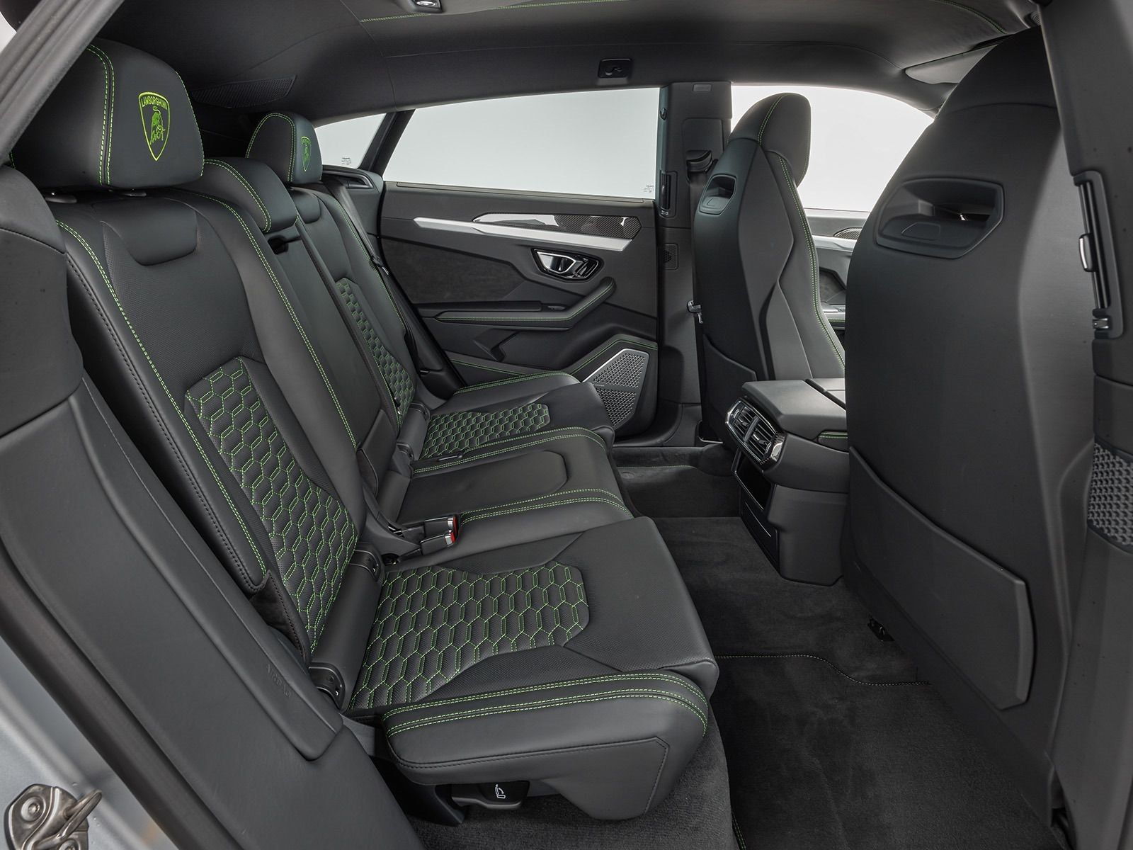 Lamborghini Urus - Samsaru's Car Outlet