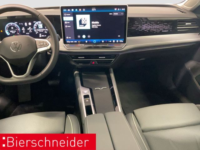 Volkswagen Passat Variant 2.0 TDI 4Mo Elegance AHK PANO STA