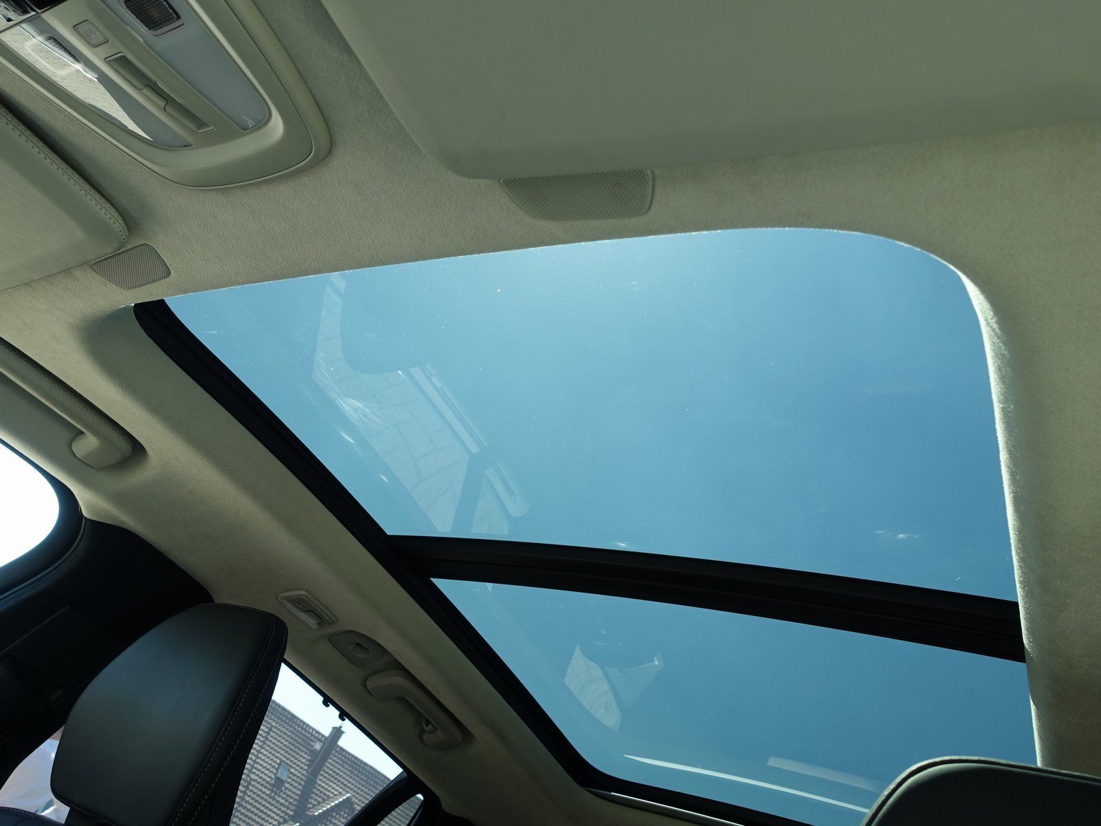 Volvo XC90 Recharge Ultimate Bright T8 AWD - Samsaru's Car Outlet