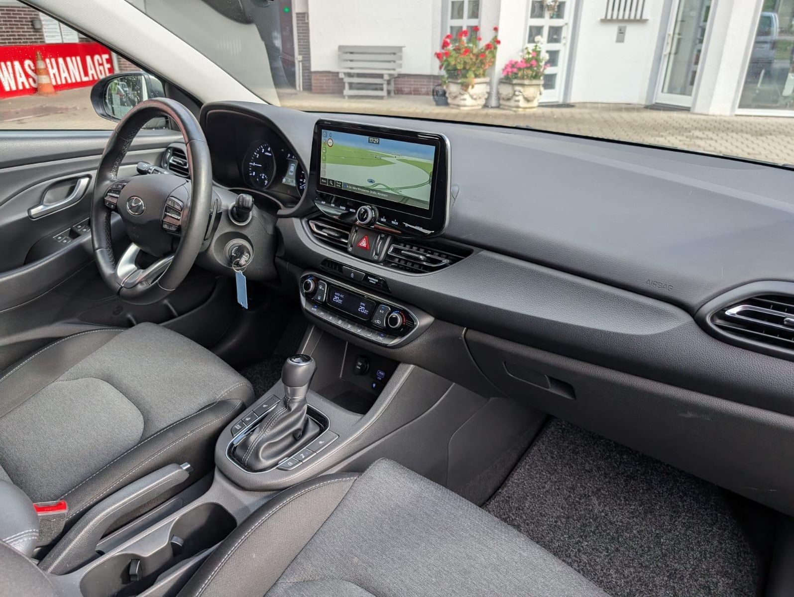 Hyundai i30 1.0 DCT Trend - Samsaru's Car Outlet