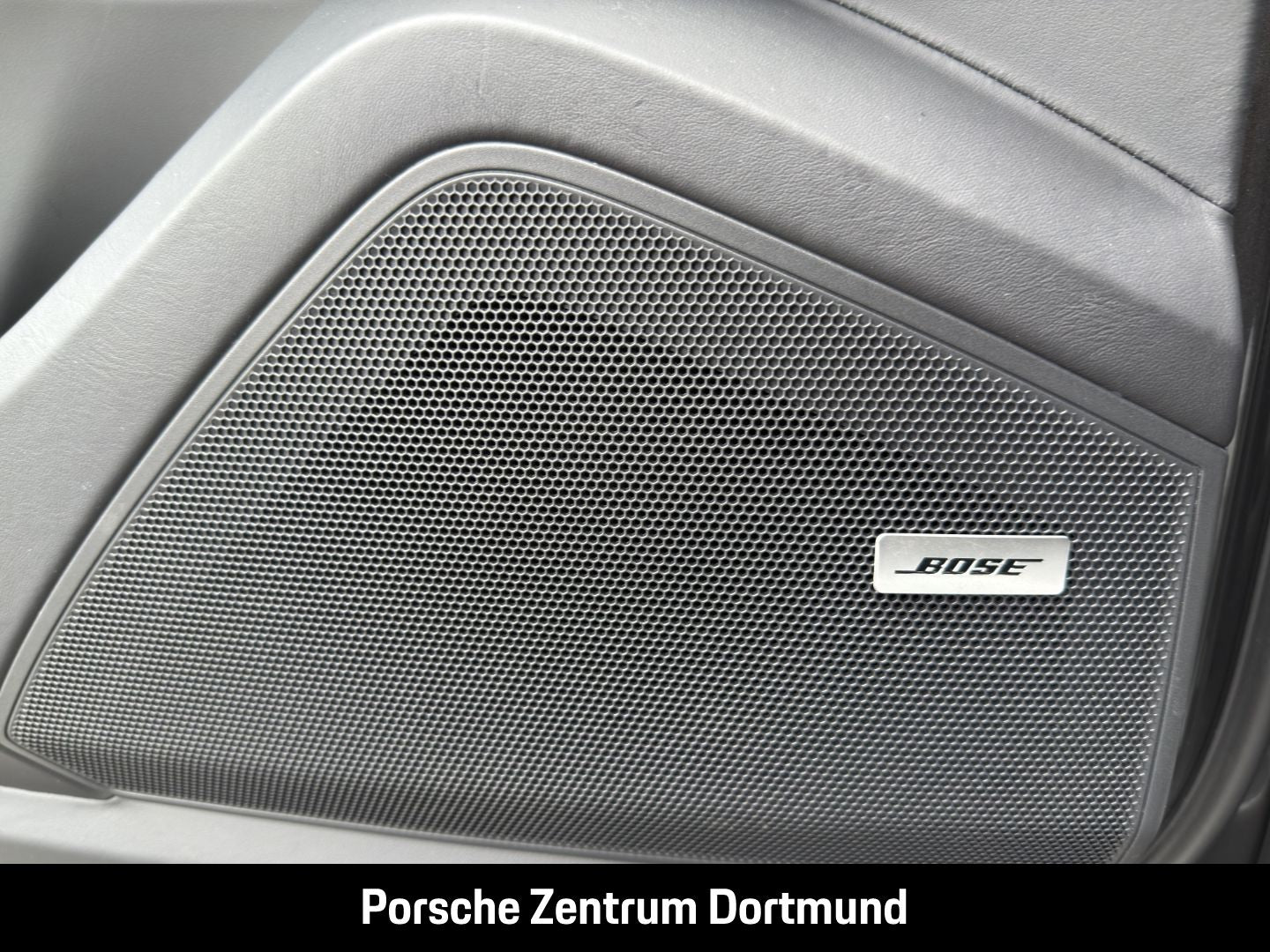 Porsche Cayenne E-Hybrid BOSE LED-Matrix Panoramadach