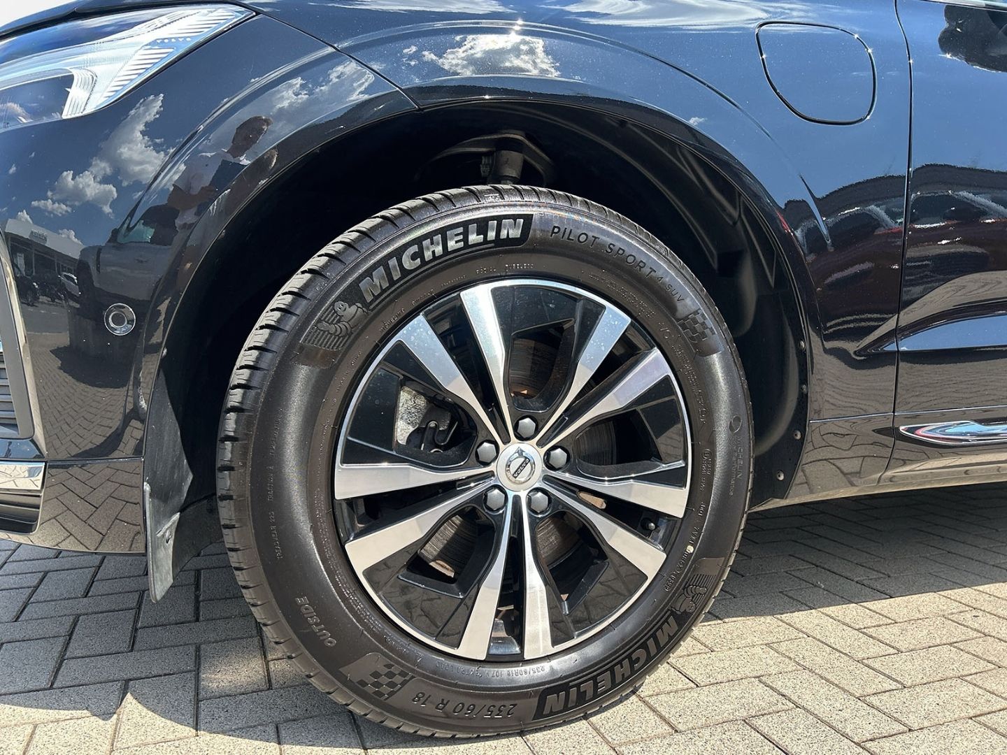Volvo XC60 Recharge T6 AWD Inscription - Samsaru's Car Outlet