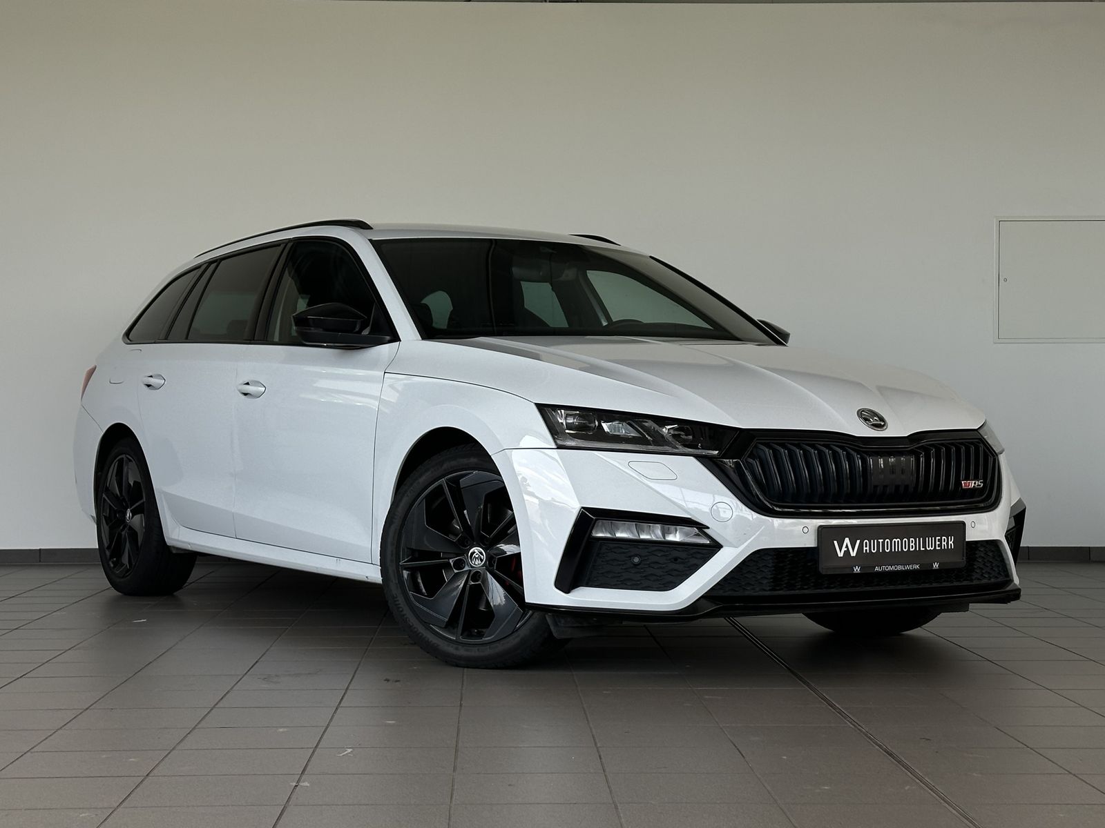 Skoda Octavia Combi RS - Samsaru's Car Outlet
