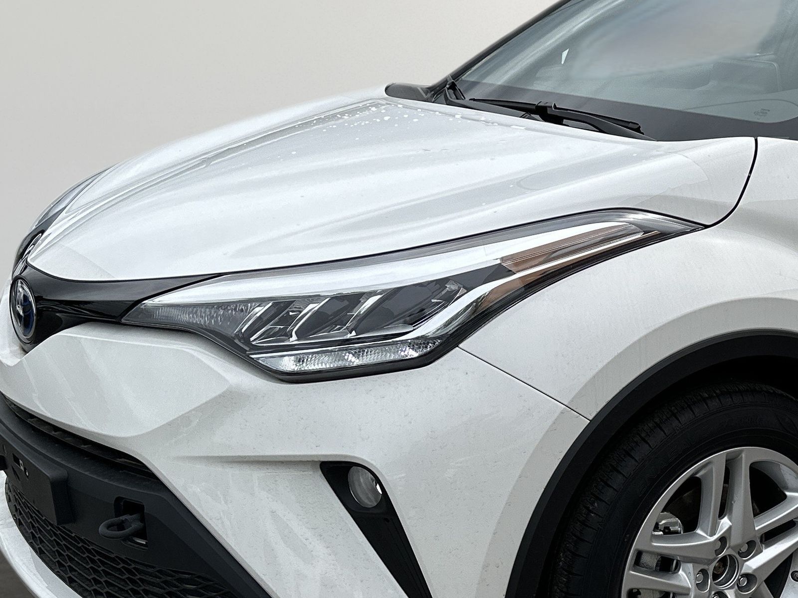 Toyota C-HR 1.8-l-Hybrid - Samsaru's Car Outlet