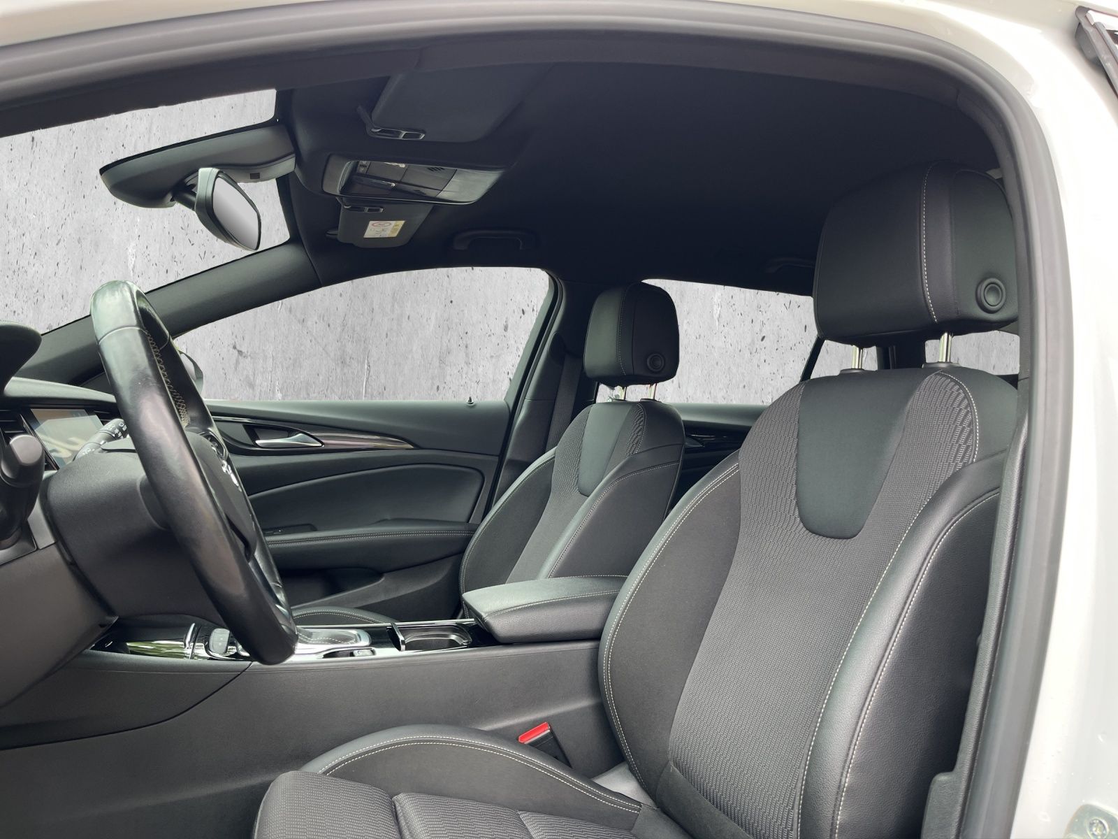 Opel Insignia ST Business Elegance - Samsaru's Car Outlet