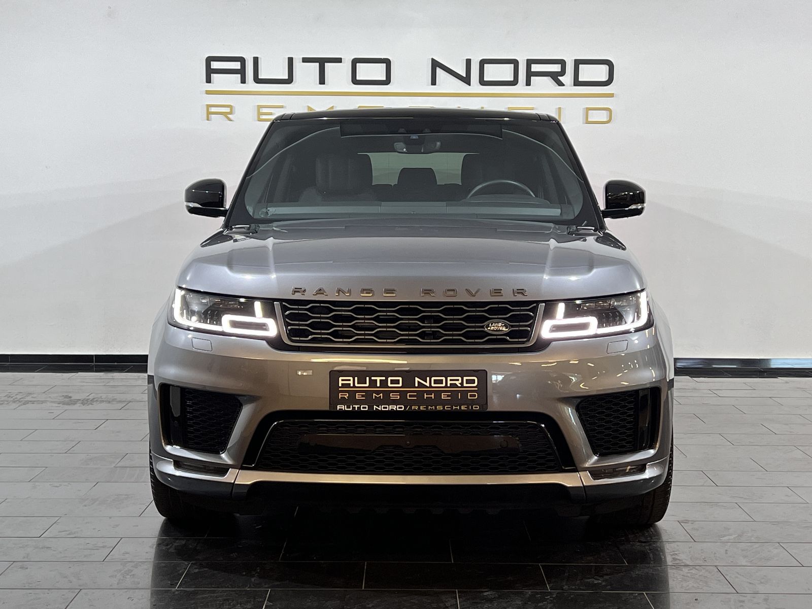 Range Rover Sport D350 HSE Dynamic - Samsaru's Car Outlet