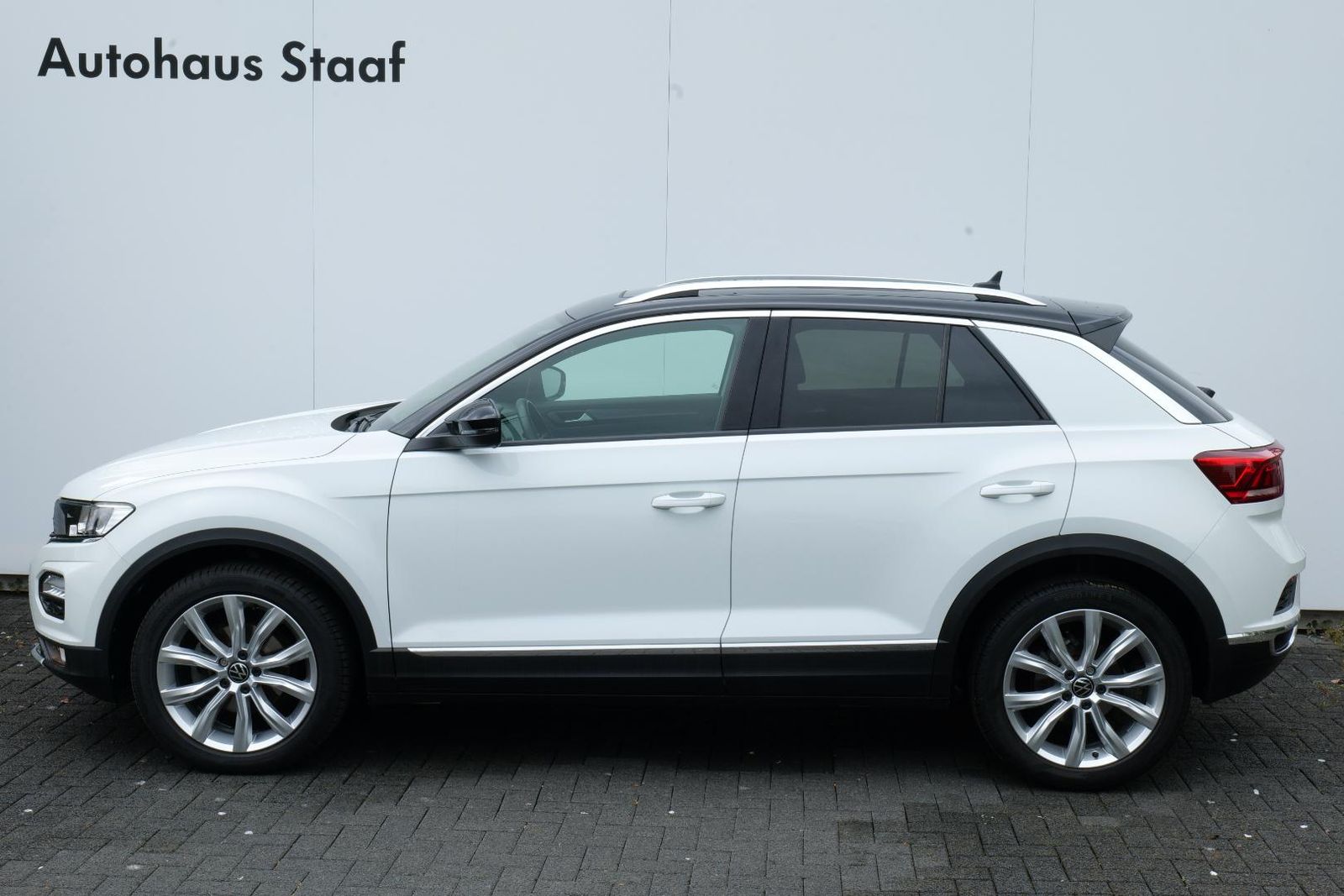 Volkswagen T-ROC Sport 1.5 TSI - Samsaru's Car Outlet