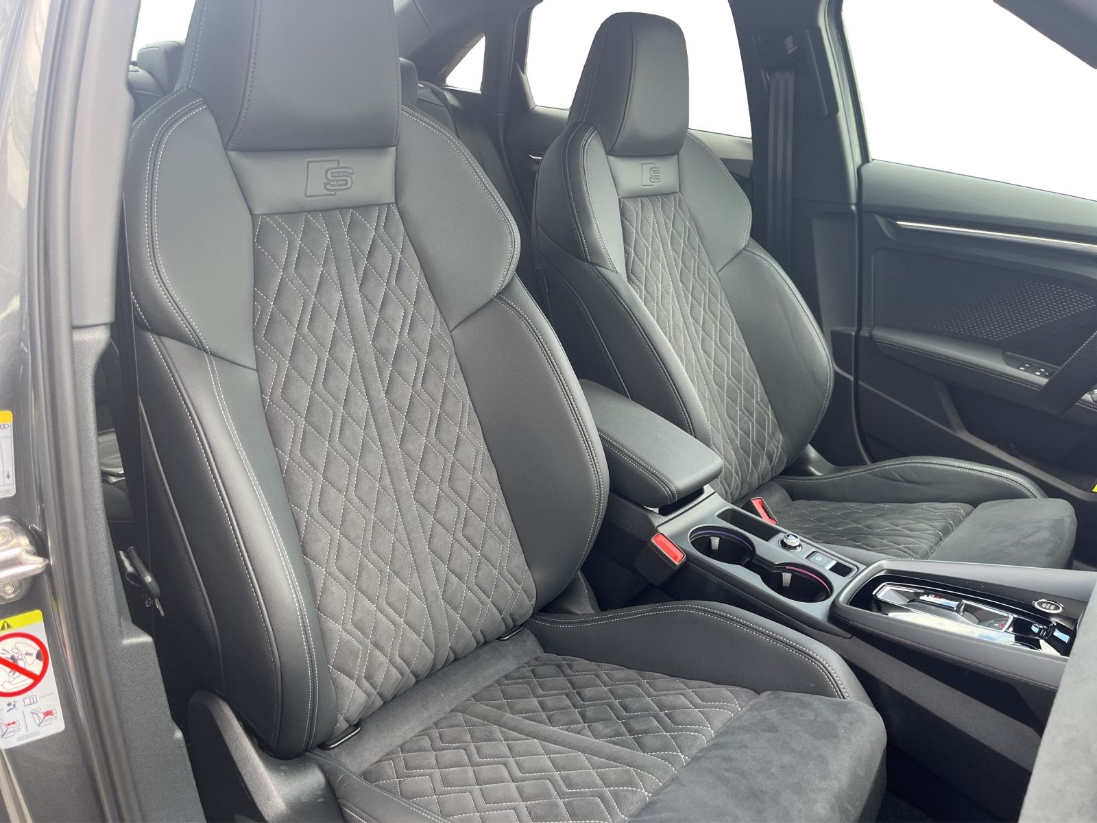 Audi A3 Limousine 35 TFSI S Line - Samsaru's Car Outlet