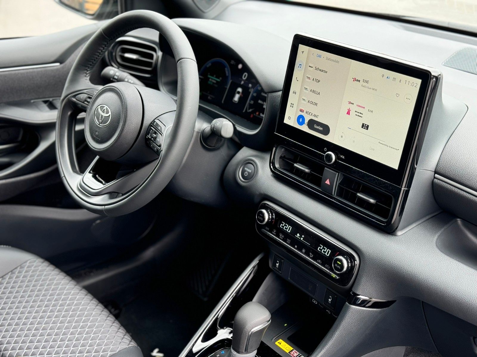 Toyota Yaris Hybrid Style | Leder | Kamera | PDC | LED