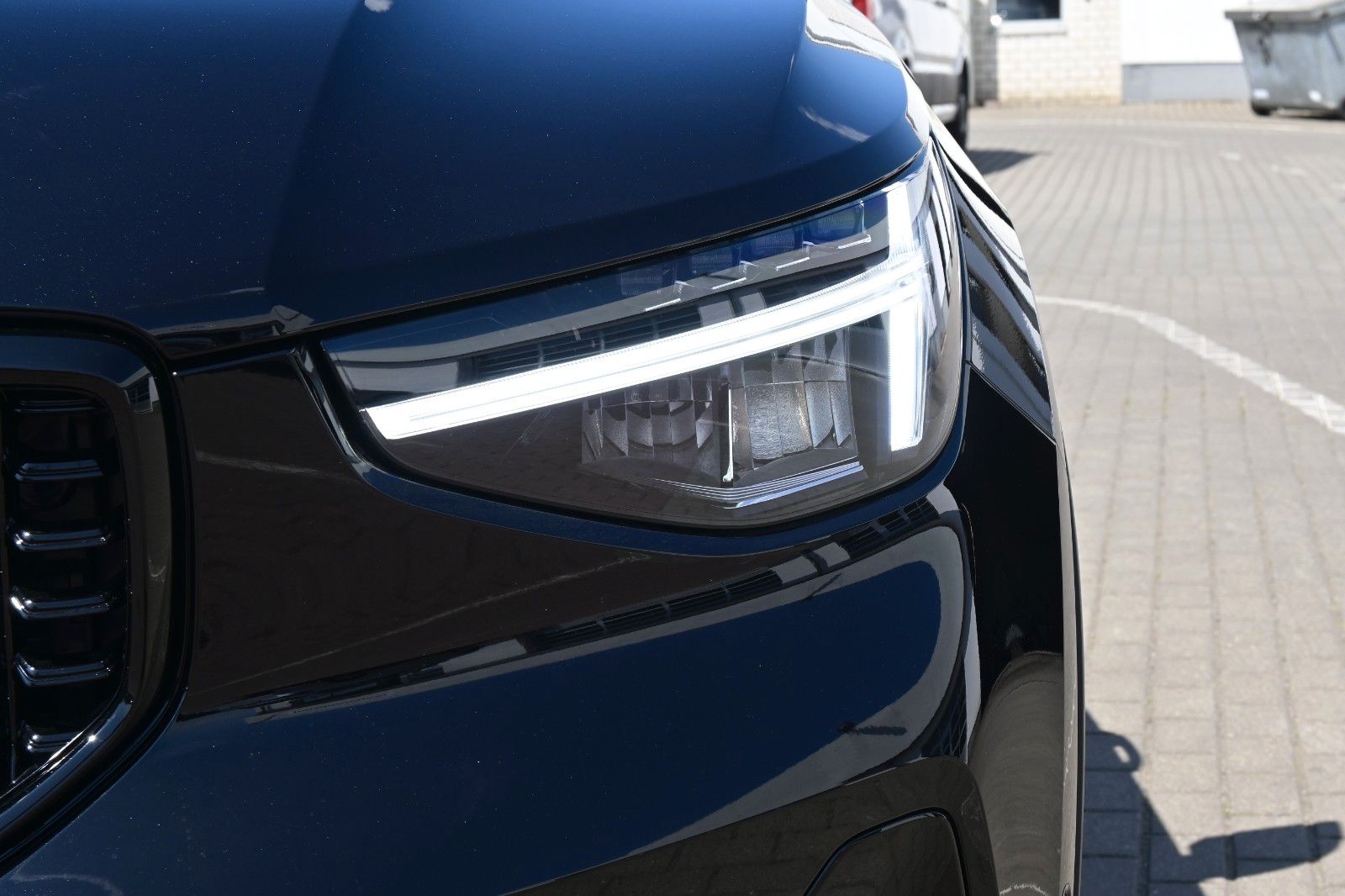 Volvo XC40 B3 DKG Plus Black Edition*PANO*360°*ACC*AHK