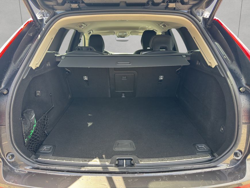 Volvo XC60 B4 AWD Plus-Dark Aut ACC BLIS Leder AHK