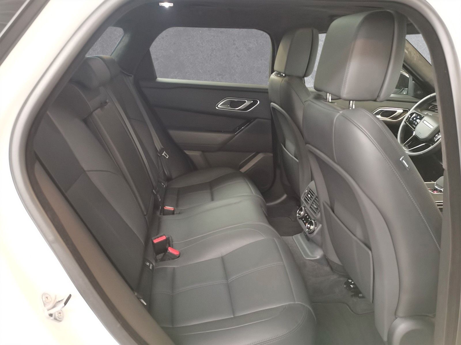 Range Rover Velar P400 Autobiography - Samsaru's Car Outlet