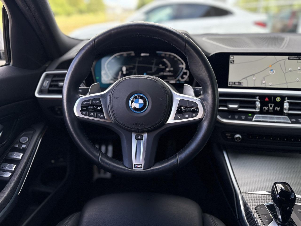 BMW 330e T. M Sport - Samsaru's Car Outlet