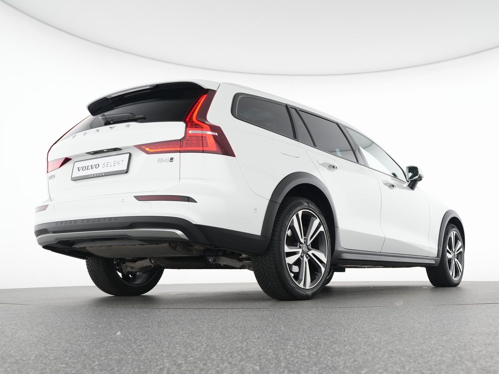 Volvo V60 CC B4 AWD Ultimate SONDERFINANZIERUNG 1,99%*