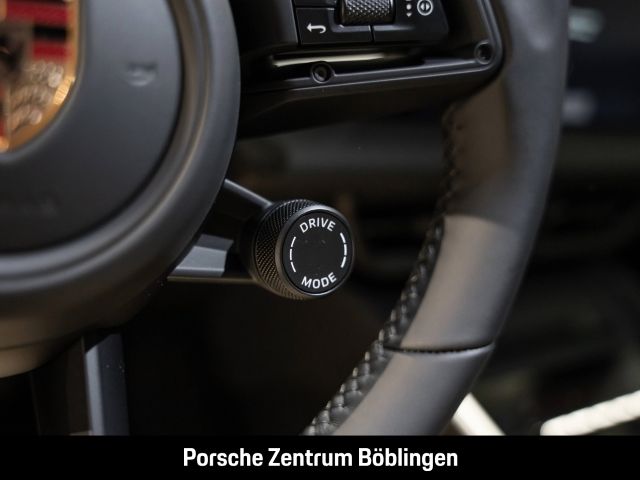 Porsche Macan 4 - Samsaru's Car Outlet
