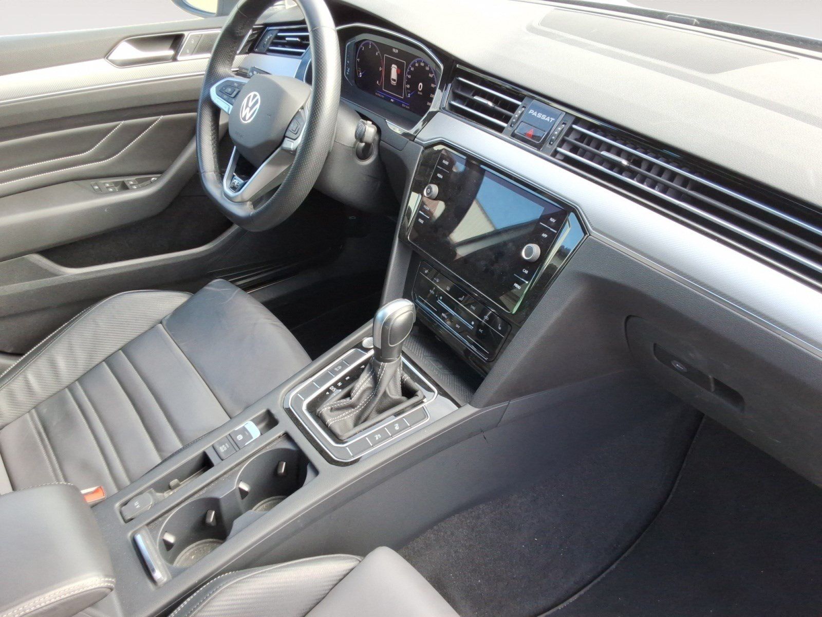 Volkswagen Passat Variant 2.0 TDI R-Line*Sport*AHK*NAVI*Dig