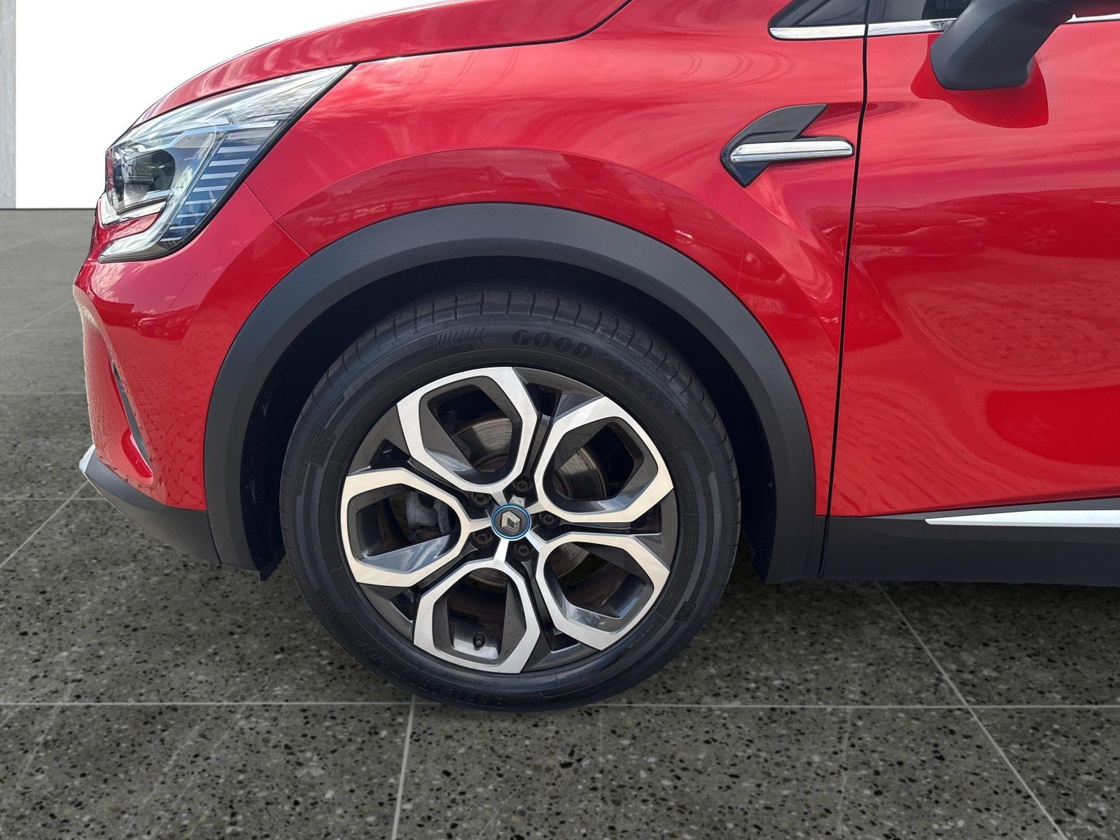 Renault Captur E-TECH 160 Edition One - Samsaru's Car Outlet