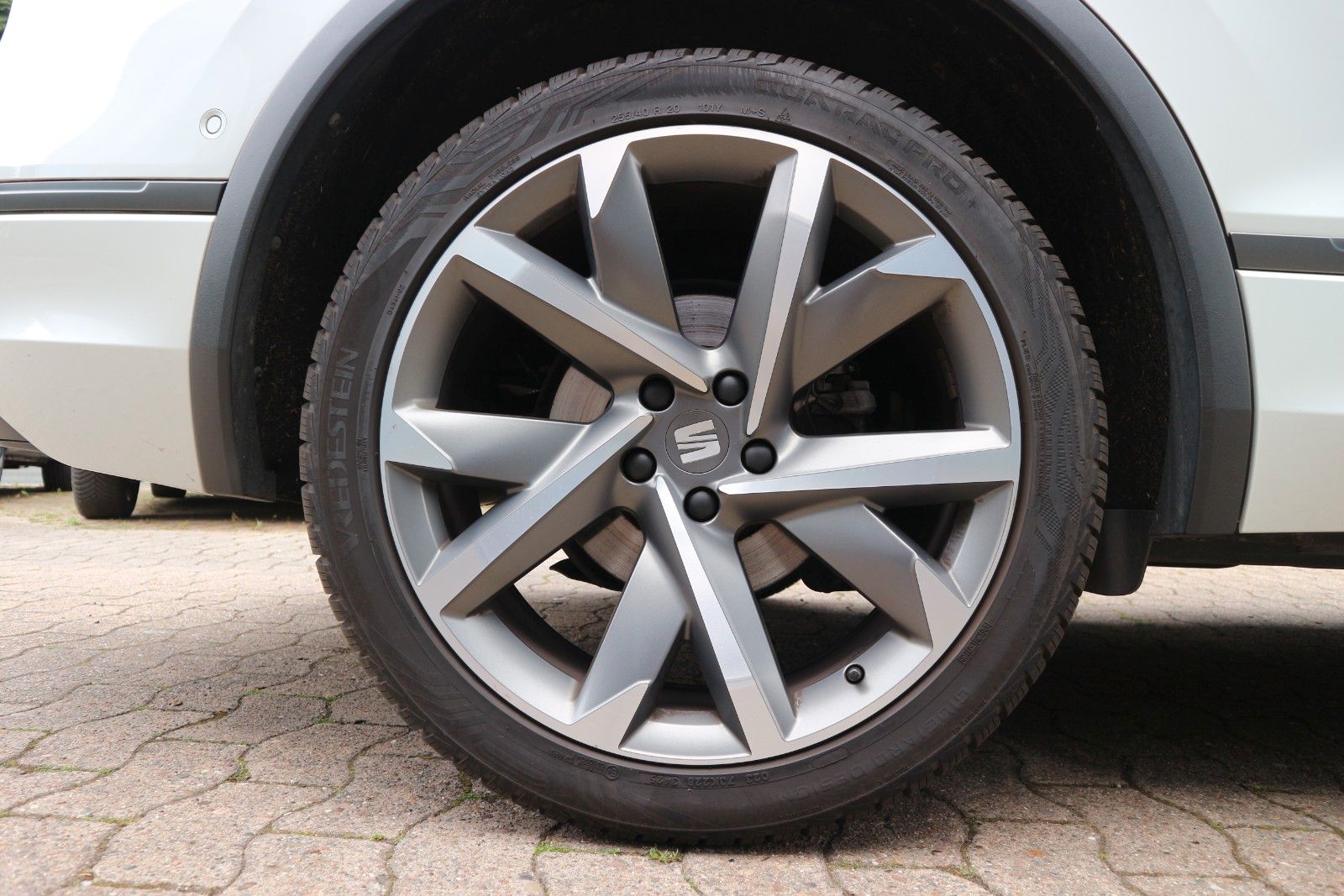 Seat Tarraco FR 4Drive *1.HD/7-SITZER/ACC/PANO/AHK*